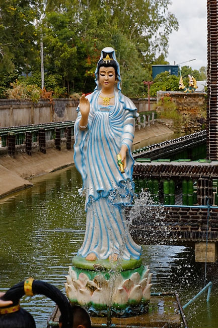 Wat Pa Maha Chedi Kaew-028